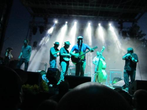 Pert Near Sandstone performs the Main Stage at Blue Ox 2017