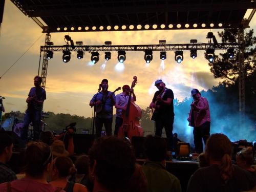 Pert Near Sandstone performs the Main Stage at Blue Ox 2018