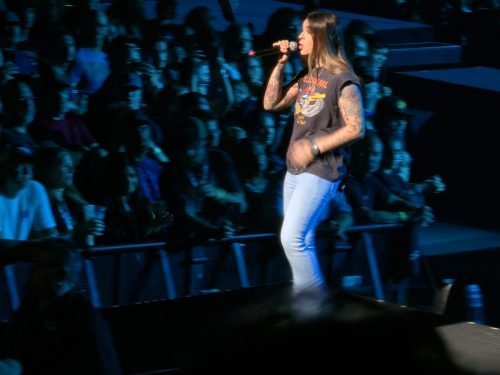 Morgan Wade at Fiserv Forum; photo by Joshua M. Miller